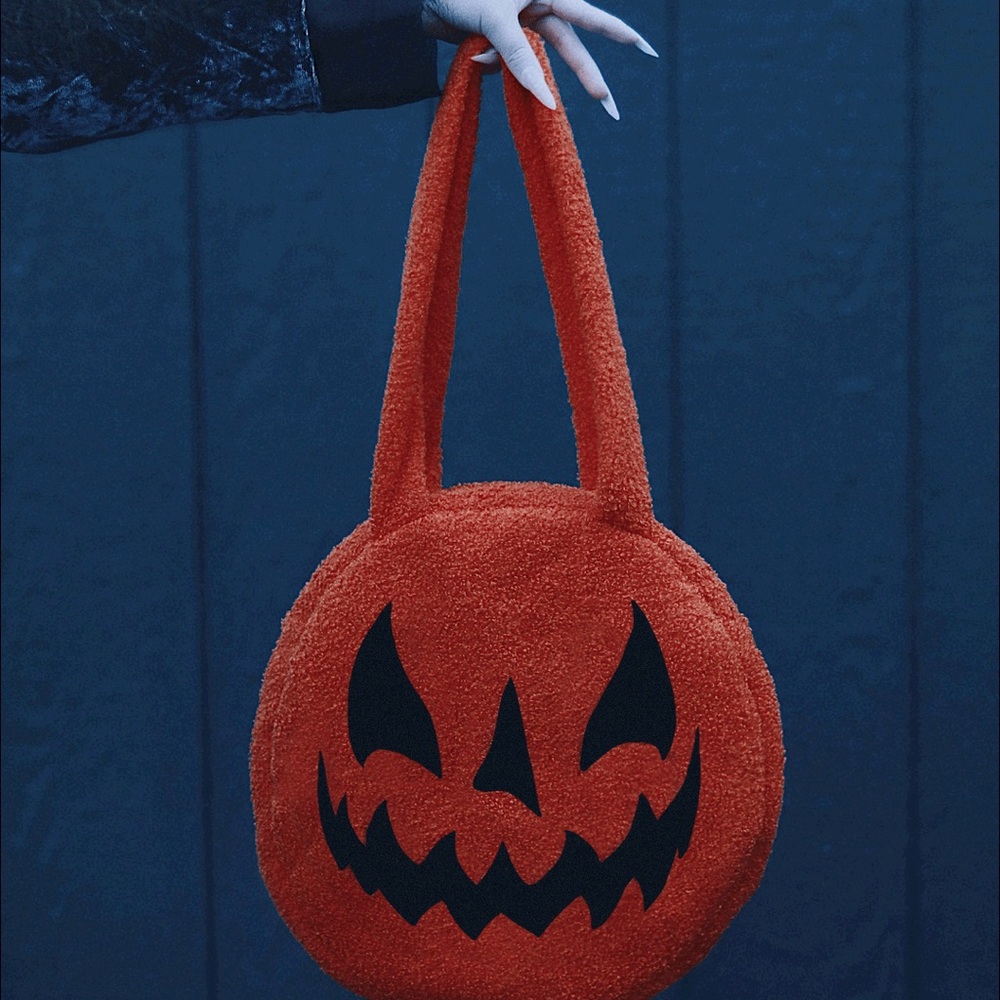 ISO: do not buy pumpkin purse halloween
